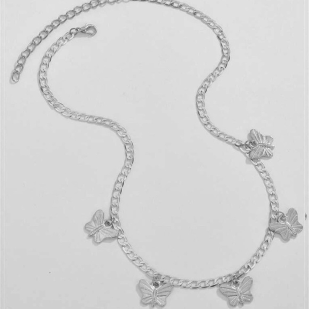 3/$30 🤍 Butterfly Charm Necklace